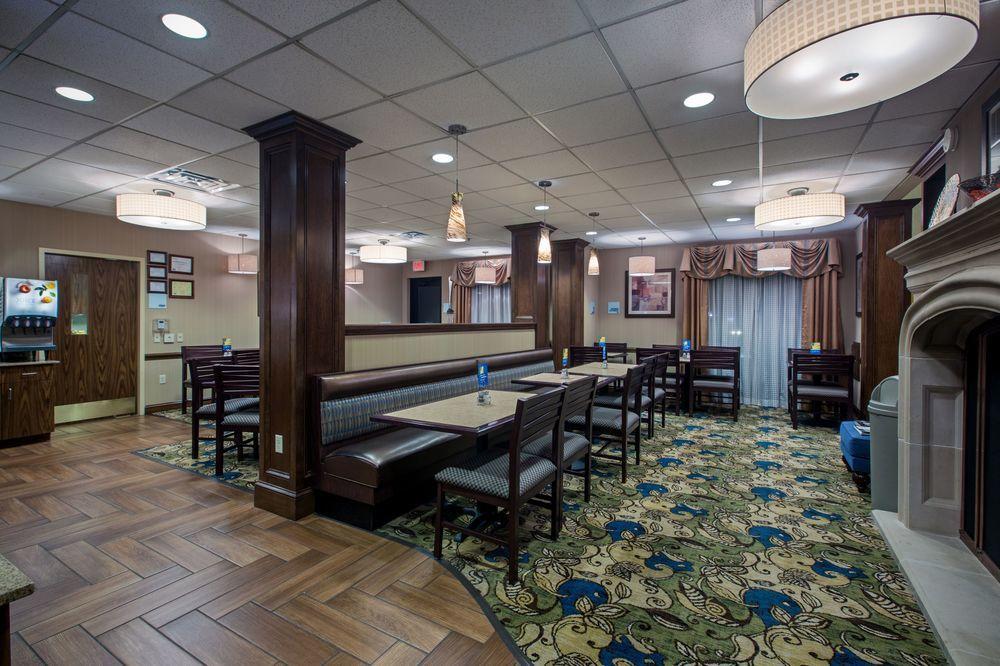Holiday Inn Express Meadville Exterior photo