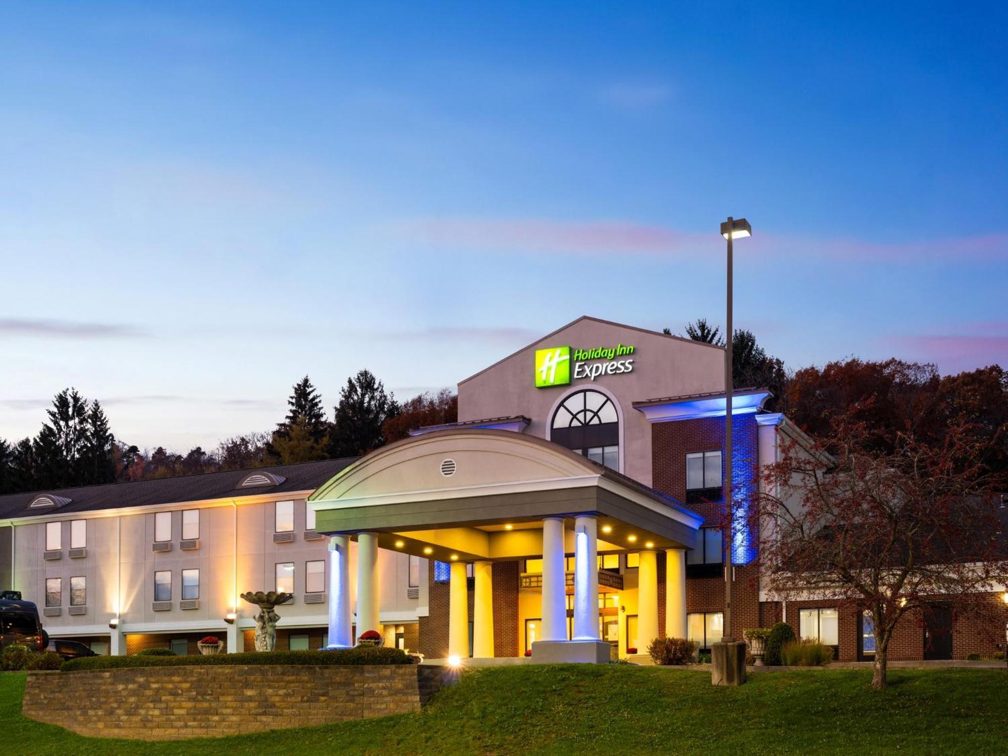 Holiday Inn Express Meadville Exterior photo