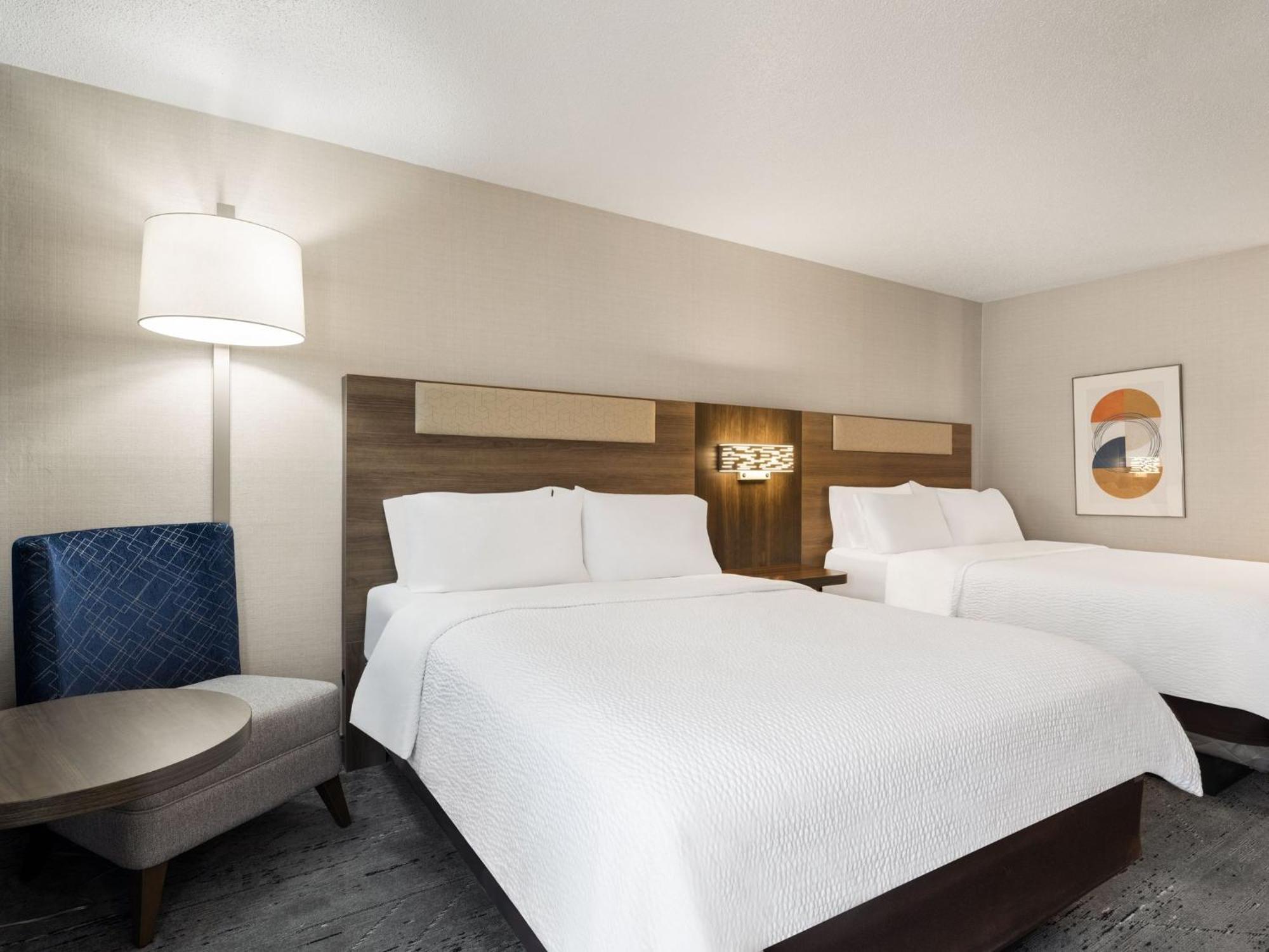 Holiday Inn Express Meadville Exterior photo