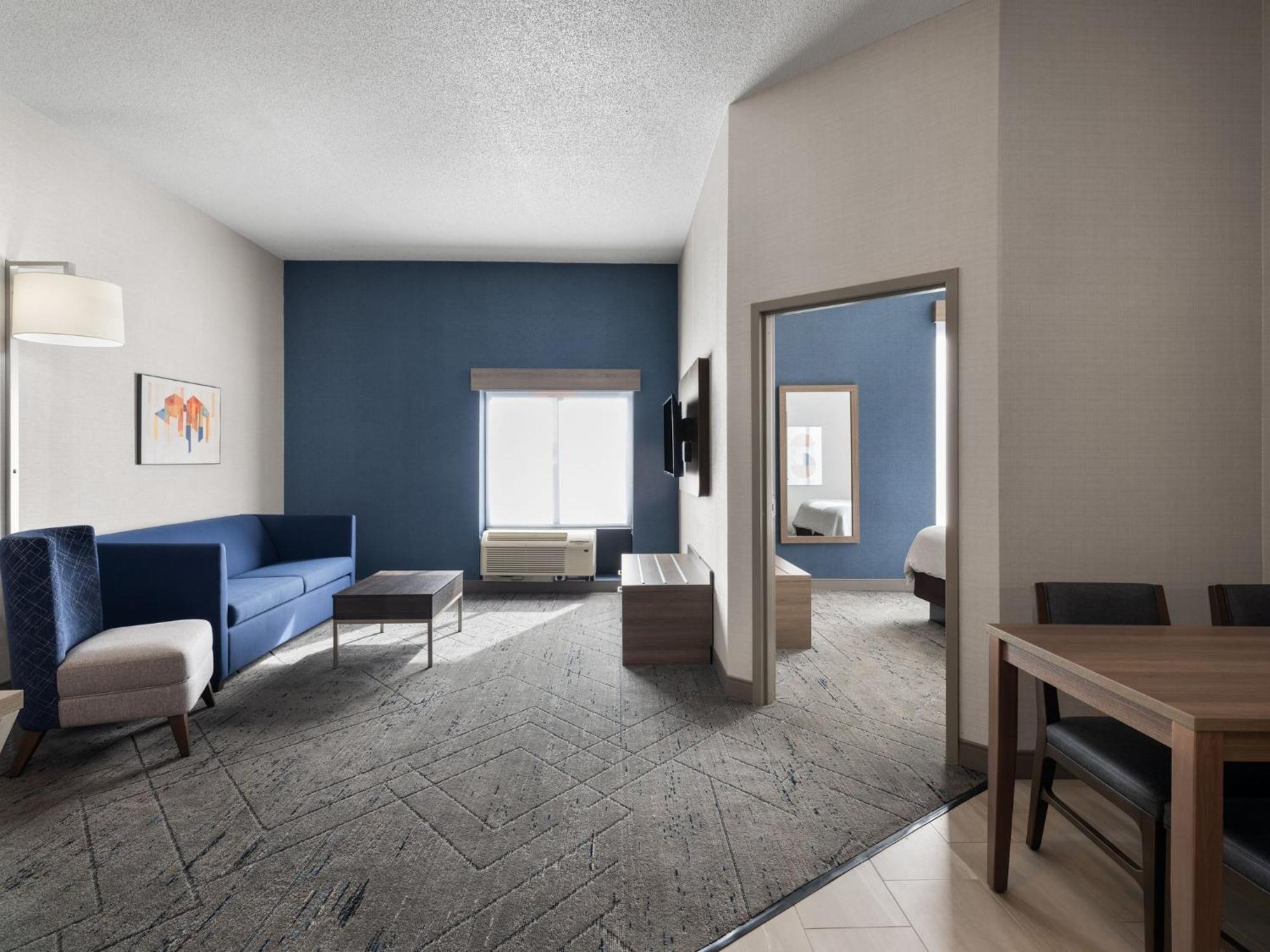 Holiday Inn Express Meadville Exterior photo