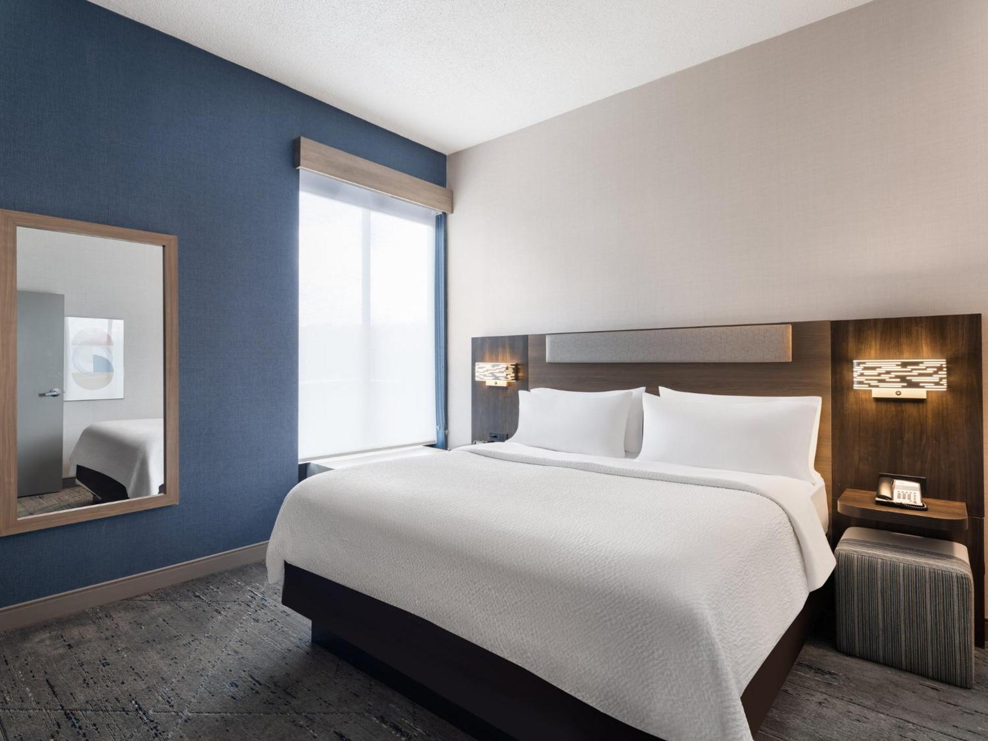 Holiday Inn Express Meadville Exterior photo