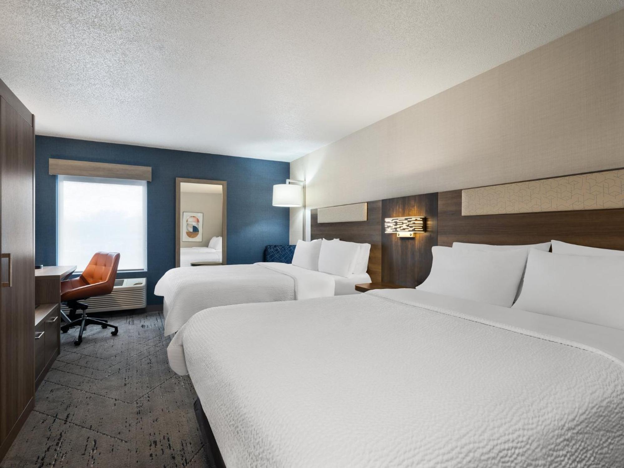 Holiday Inn Express Meadville Exterior photo